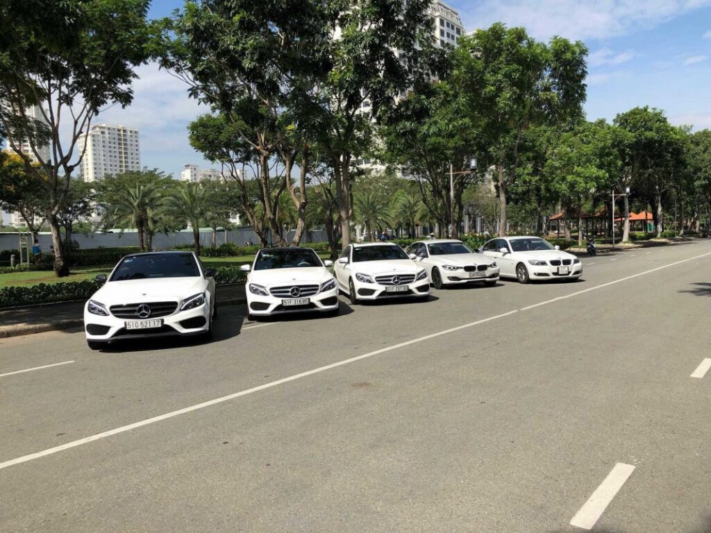 Thuê xe Sedan sân bay Tân Sơn Nhất – Chất lượng cao, tài xế chuyên nghiệp!