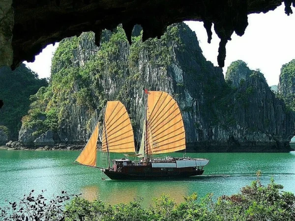 Đặt Tour Hạ Long 3 Ngày 2 Đêm Thế Nào Cho Hợp Lý?