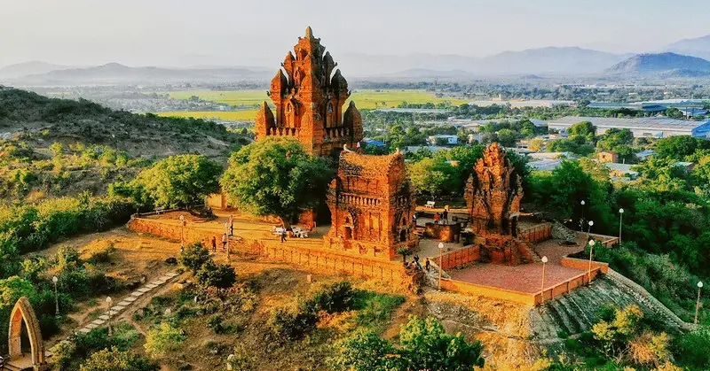 Tháp