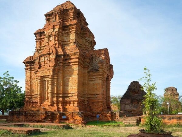 Chi Phí Khám Phá Phan Thiết Cập Nhật 2026 Gồm Những Gì?